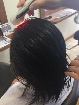 ヘアーサロン パキア(Hair Salon Pakia)の写真/ヒト幹細胞培養液を使った強髪メニューでお悩み解決！頭皮からケアすることで何年先もキレイな髪に♪