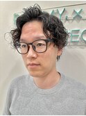 ツーブロック刈り上げスパイラルパーマアップバングメンズヘア