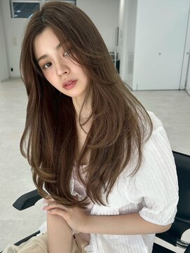 ユーフォリア 新宿通り(Euphoria) ロングレイヤー/ハッシュカット/韓国レイヤー/ゆるふわレイヤー