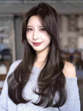 エインアンリー 明治神宮前(AIN.ANLY.) ミディアムレイヤーカットくびれヘアモテ髪ダークアッシュ美髪