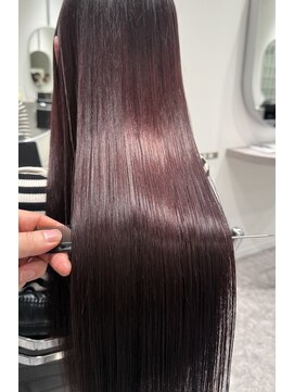 ロイロ(LoiLo) ツヤたっぷりのワインレッドロングヘア　【MAI】