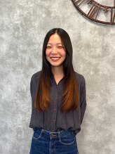 アンレーブ ヘア メイク&nbsp;ナチュラルストレート毛先ブラウンロング/秋カラー