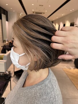 ステア ケース(stair case) フェイスフレーミングで白髪活かし マロンベージュ 50代60代