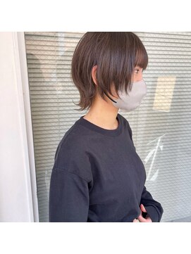 ミント(mint) ウルフカット/ウルフショート/ショート/グレージュ