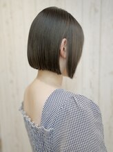 ビューティライブラリヘアラボサロン(BEAUTY LIBRARY Hair Lab Salon)&nbsp;イルミナカラーヌードシェードナチュラル切りっぱなしボブ