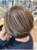 ダブルカラーショートボブインナーカラーハイライトケアブリーチ