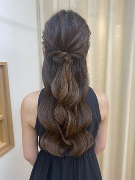 ソノ(sono) ハーフアップ　アップヘア　ヨシンモリ　参列ヘア