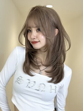 アイトーキョーエス 渋谷(AI TOKYO S) ミルクティーカラーワンカールレイヤーカット顔まわりカット渋谷