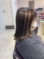 フェイバリットビューティシャルム(Favorite Beauty Charme) 艶ハイライトカラー×切りっぱなしスタイル×上大岡駅近く