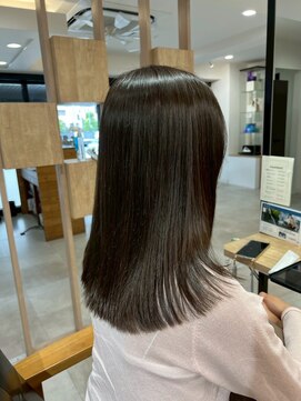 クラン(Chlan) 艶髪ストレートアッシュブラウン