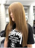 ベージュ