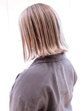 アルバム 銀座(ALBUM GINZA) ハイライトボブ_スリークボブ厚めバングローライト_ba285533