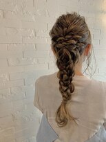 アクアヴィタエ(Aqua vitae)&nbsp;編みおろしヘアスタイル