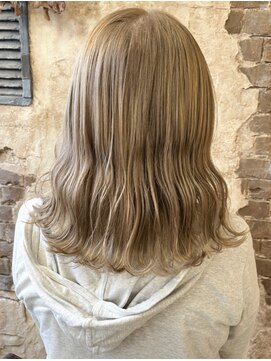 マギーヘア(magiy hair) 透明感！ミルクティーベージュ［magiyhair西部笑］