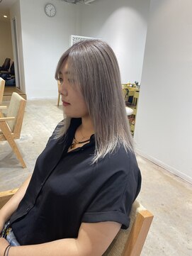 コレット 宇都宮(collet Gigi) 斜めバング/グレージュカラー/デザインカラー/グレージュ