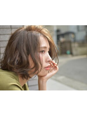 大人女性の髪のお悩みを解決！髪の芯から美しく、艶のある美シルエットが叶うのが魅力。