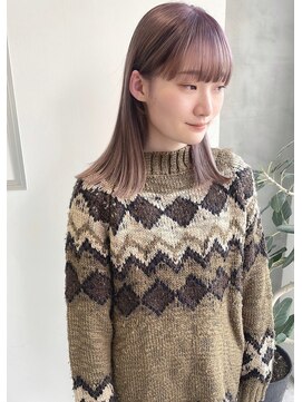 イル(ill) ピンクベージュ　ピンクブラウン　ぱつっとミディアム