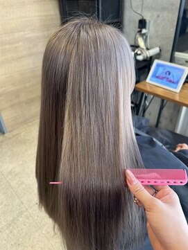 ロンドルピナス 小倉(Lond Lupinus) ミルクティーグレージュ/美髪のススメ/外ハネボブ/髪質改善