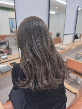 ロード(Road) グレージュカラー