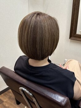 ココノエル(CoCoNoel)の写真/染めるたびに美しいワンランク上の大人オーラ漂う色味で、一歩先行くグレイカラーを"CoCoNoel"で体験。