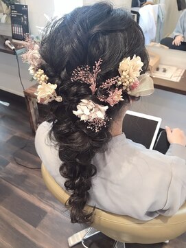 美容室 トワモワ 編みおろしアレンジ