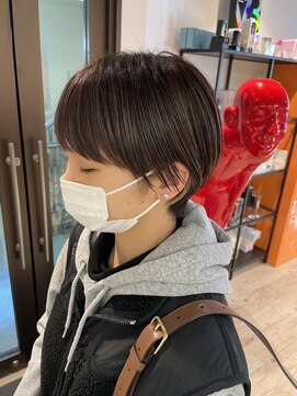 コワファーストナガサキシャンプーボーイ(COIFF1RST NAGASAKI SHAMPOO BOY) 大人可愛い20代30代40代ひし形小顔丸みショート