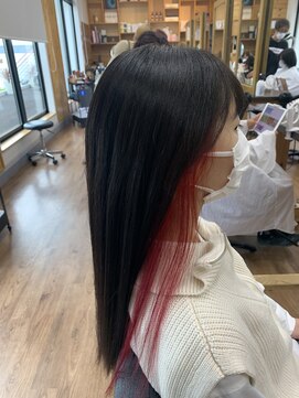 ルッカヘアガーデン バイ ラッシュゴールド(RUCCA HAIR GARDEN by LUSH GOLD) インナーカラー×レッド