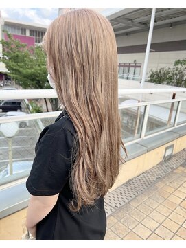 ルッツ(Lutz. hair design) ケアブリーチカラー ベージュ【千代田彩夏】