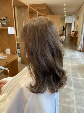 ルミ エミュー(RUMI emue) アッシュベージュ