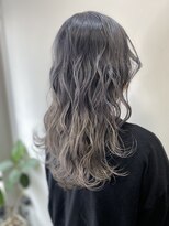 フツーロ 栄(FUTURO) バレイヤージュグラデーション