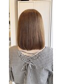 赤味を抑えたい方に◎ミディアムボブ×カーキベージュ