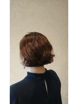 エクリュ(ecru) ゆるふわショートボブ