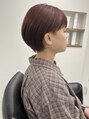 ヘルム(Helm) ショートボブ。丸みを活かし、柔らかい印象に。