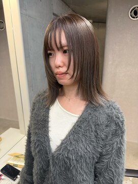 エウペ 渋谷(WEUPE) 斜めバング/グレージュカラー/デザインカラー/シルキーベージュ