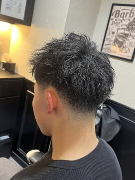 プラウド(PROUD) 田町/理容室/ショート/フェード/アップバング/メンズパーマ