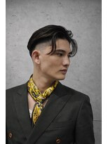 ワンワンオー バーバーショップ 長浜店(@110 BARBER SHOP) ミドルフェード×かき上げバックで魅せる、色気漂うメンズヘア