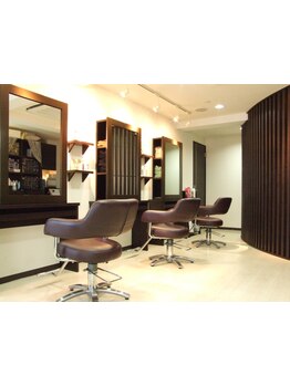 【地下鉄白石駅徒歩３分】大型店が苦手な方にもオススメ◎幅広い世代から支持を集めるプライベートサロン☆