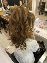 シム テンジン(hair & beaty SIM tenjin)&nbsp;ボリュームハーフポニー