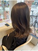 オリーブベージュ
