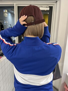 シイ(SIE) クリーミーベージュ