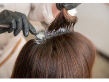 頭皮に優しい成分と丁寧な塗布