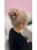 ホワイト 栄駅店(White)&nbsp;アップヘア