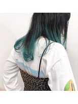 ガーランドウメダ(Garland umeda)&nbsp;ロング×エメラルドグリーン毛先カラー