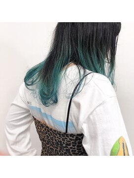 ガーランドウメダ(Garland umeda) ロング×エメラルドグリーン毛先カラー