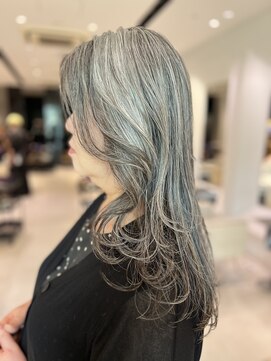 ステア ケース(stair case) 白髪が多い方は地毛×ローライトで自然なメリハリ