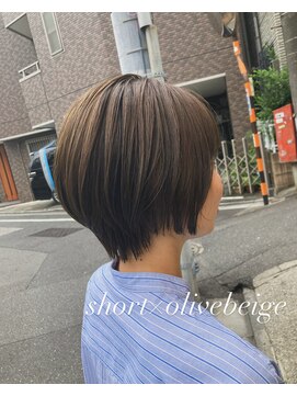 レイリー(LAiLy) コンパクト　ショート　オリーブ