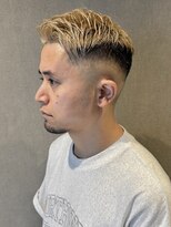 リア(Li'a)&nbsp;スキンフェード×ブリーチ×前髪立ち上げバック