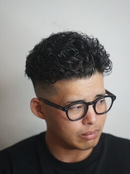 アパッシュ 大町店(Apache)の写真/今流行りのメンズパーマに"会心の一撃"。あらゆるシーンで一目置かれるヘアスタイルならApache。
