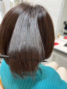 モコ(MOCO) 艶めきコンパクトボブ