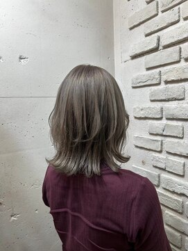 ビランチェ 池袋(bilancia) オリーブグレージュ ハイレイヤー レイヤーカット